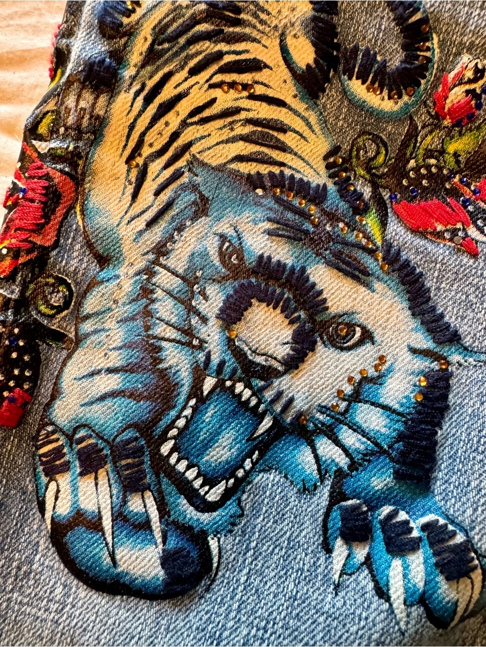 Parasuco Vintage Premium Wide-Leg Blue Jeans with Tiger & Embellishments